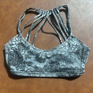 Lululemon sports bra